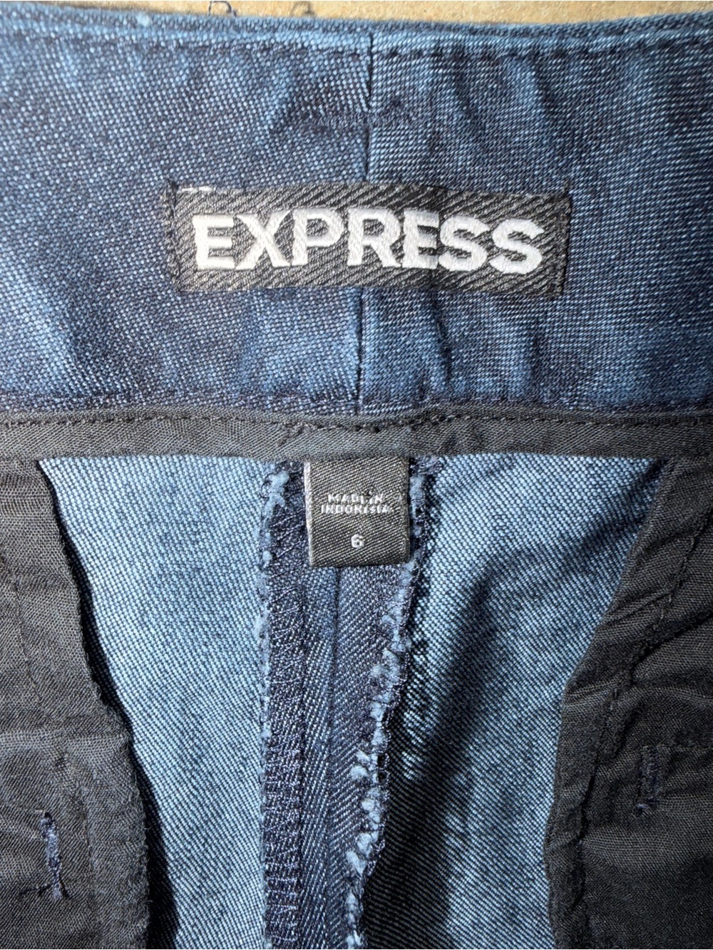 Express Dark Blue Denim Cuffed Women's Shorts 6 Classic Spring Summer NWOT - Picture 10 of 10